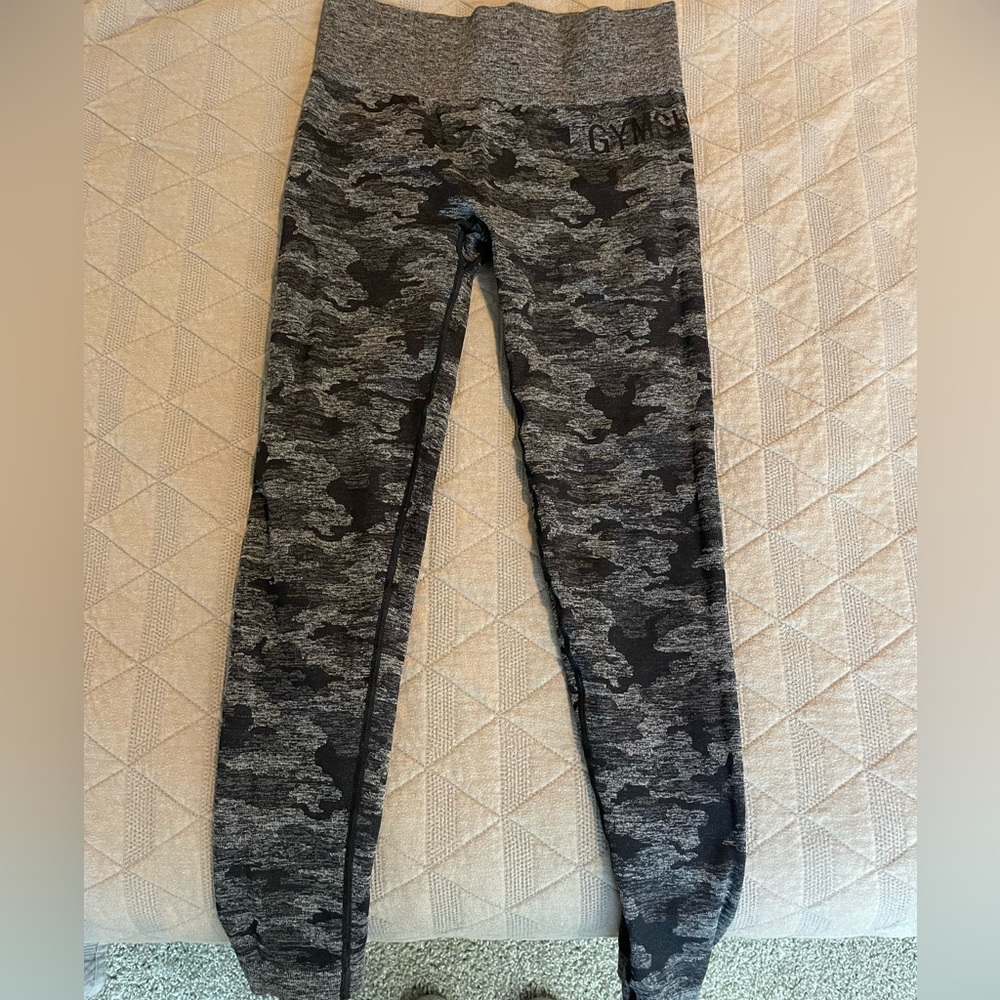 Gray camo seamless Gymshark leggings medium - Picture 4 of 4